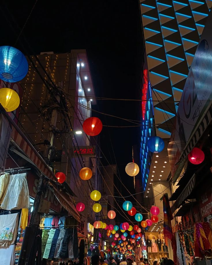 Dupatta & Jutti stalls